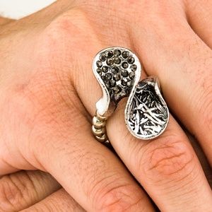 NEW! ANTIQUED SILVER STRETCH RING W/ ACCENT STONES